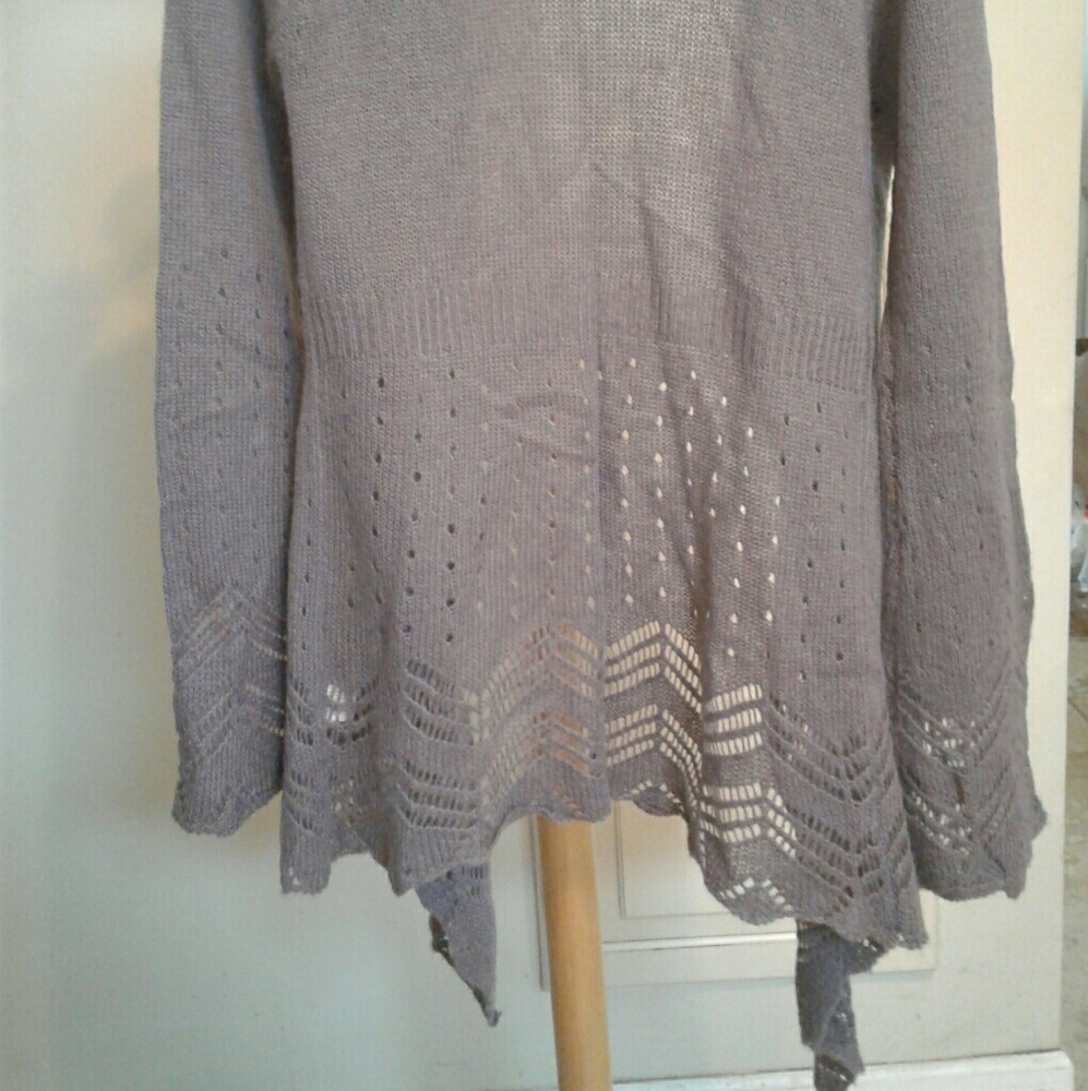 Woman's Sweater - Picture 6 of 8